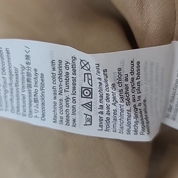 J Crew Long Sleeve Leopard Smocked Neck Shirt in Brown/Black - NWT - Picture 17 of 17